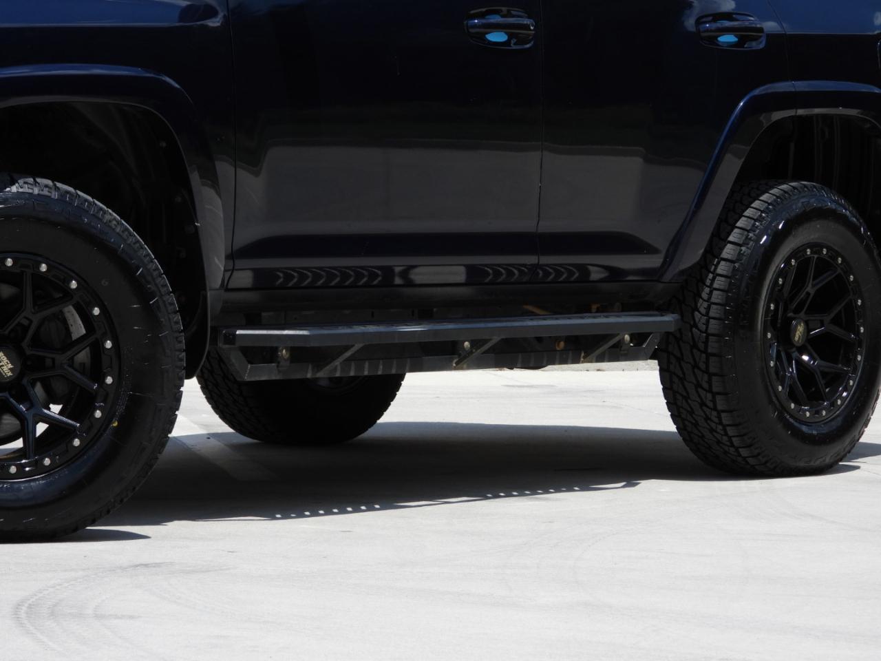 Toyota 4Runner SR5 4WD 2020
