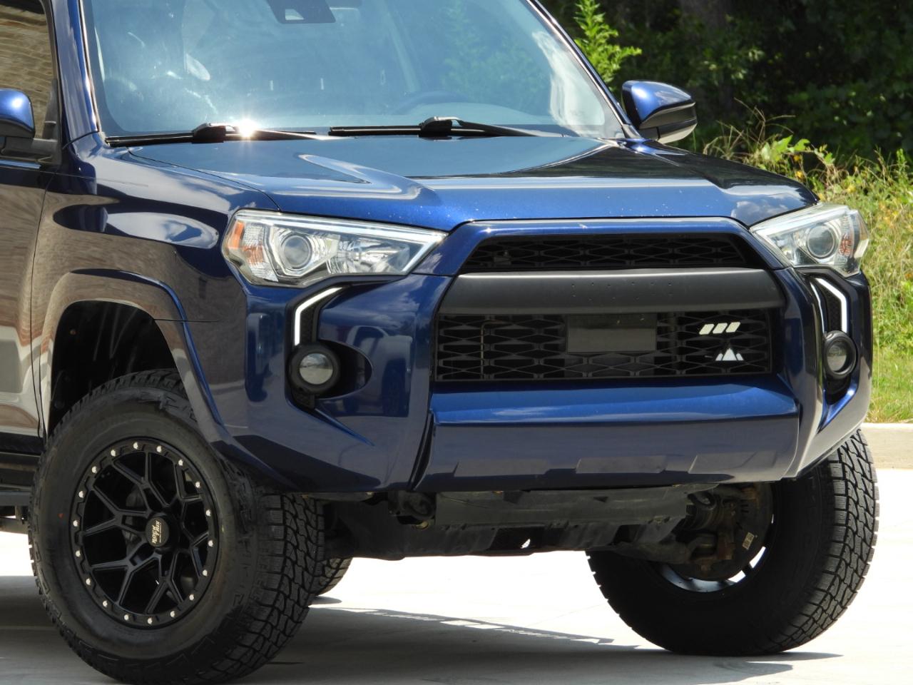 Toyota 4Runner SR5 4WD 2020