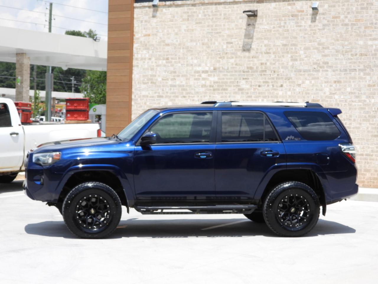 Toyota 4Runner SR5 4WD 2020
