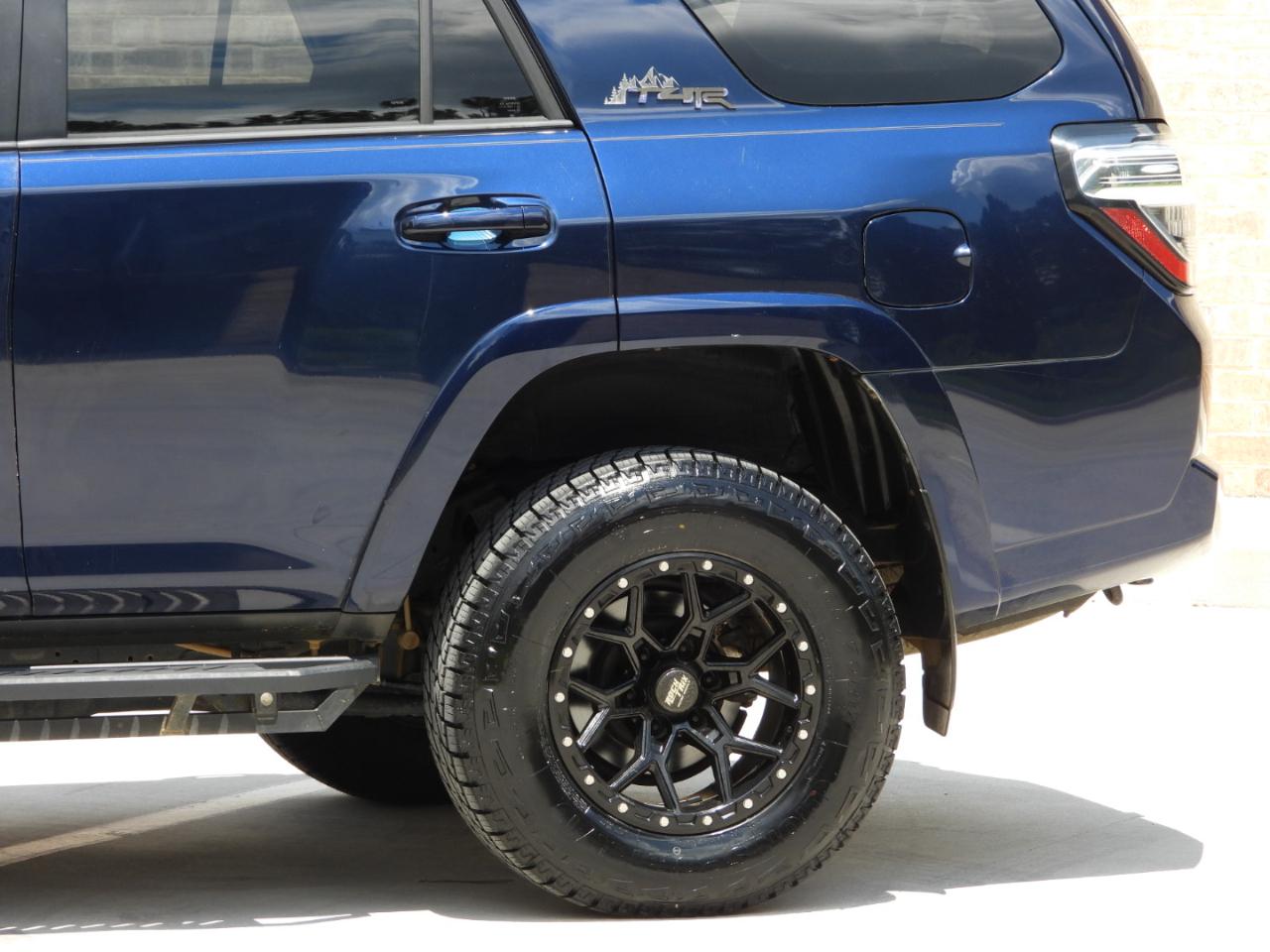 Toyota 4Runner SR5 4WD 2020
