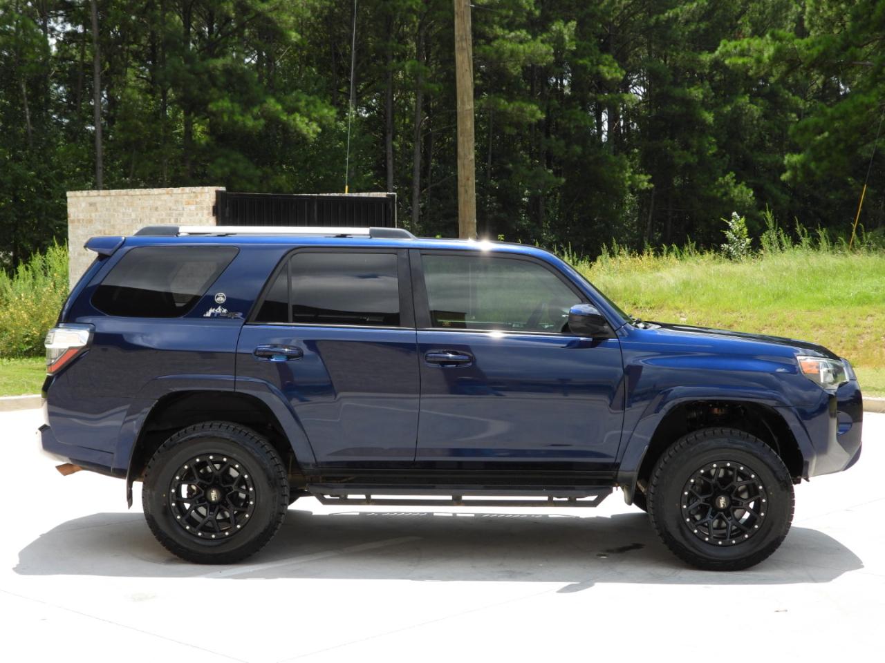 Toyota 4Runner SR5 4WD 2020