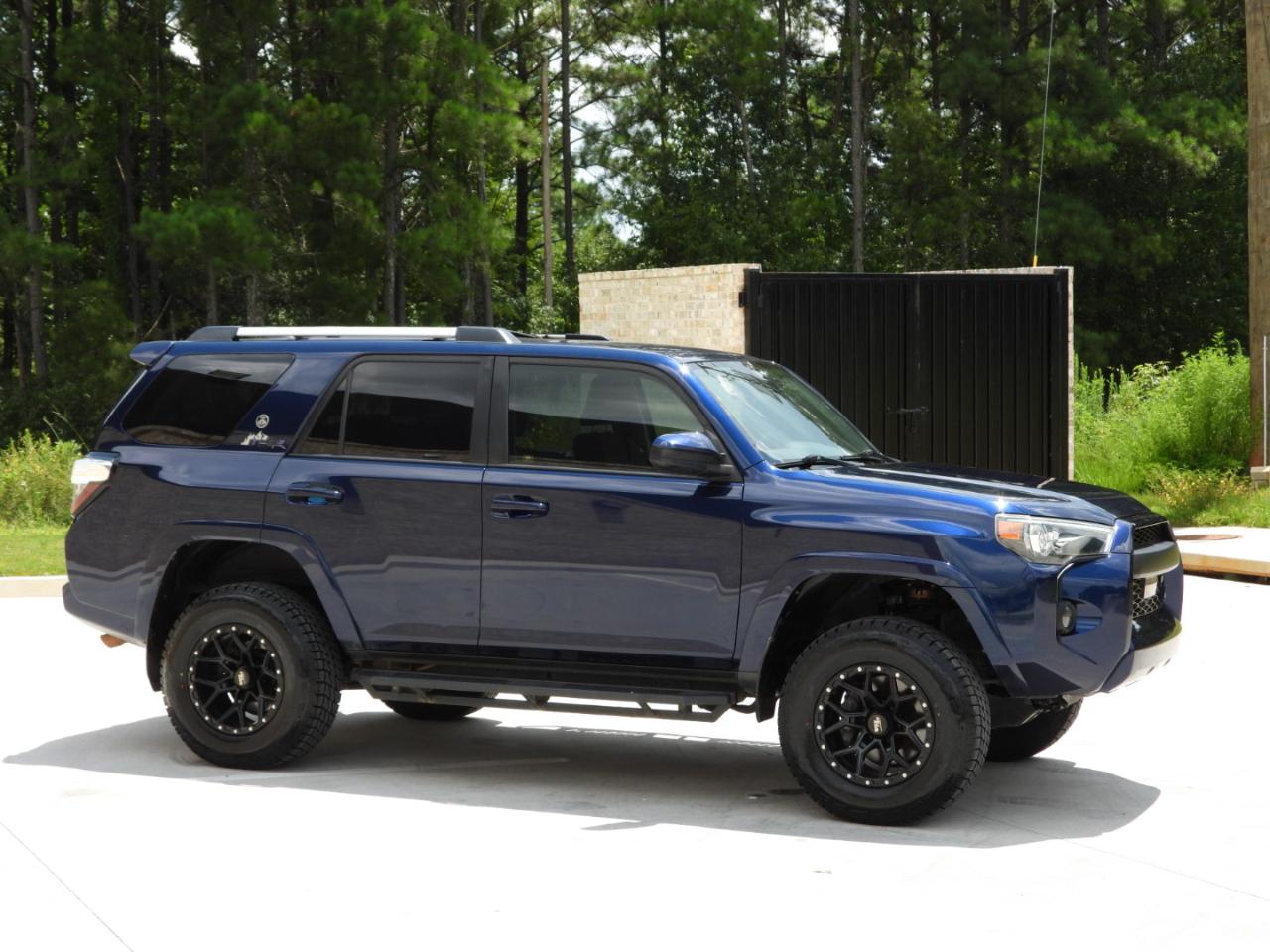 Toyota 4Runner SR5 4WD 2020