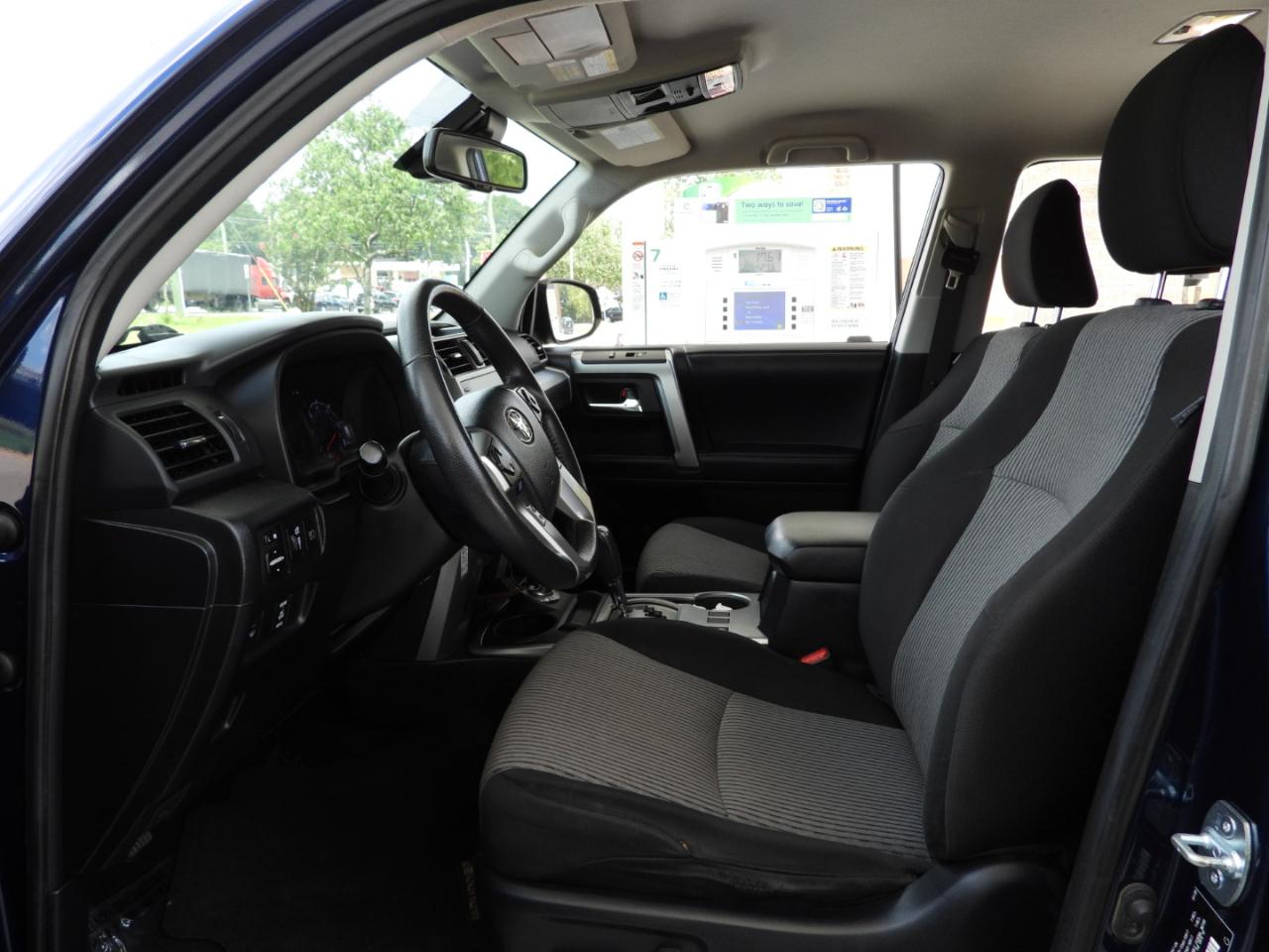 Toyota 4Runner SR5 4WD 2020