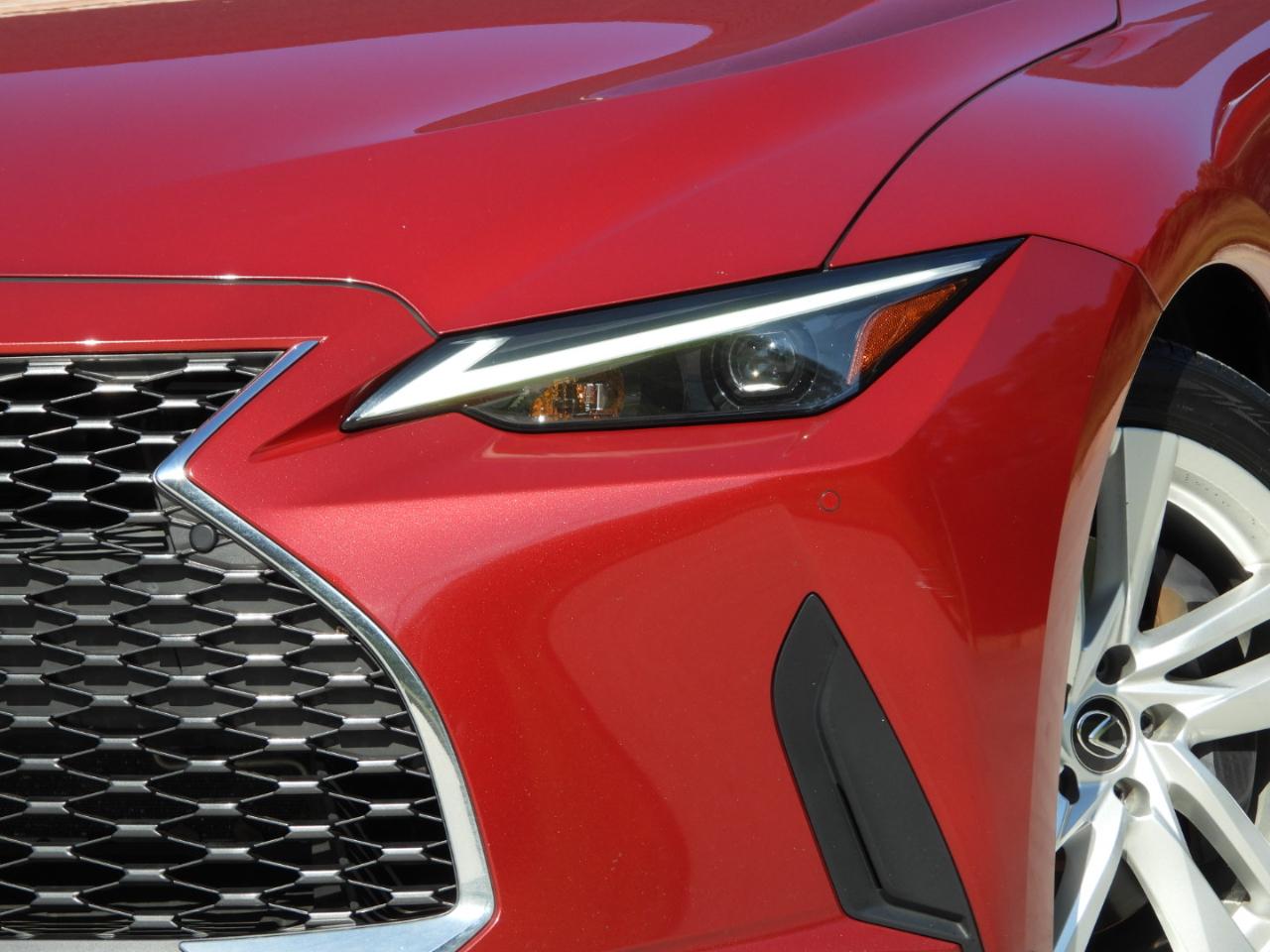 Lexus IS 300 RWD 2023
