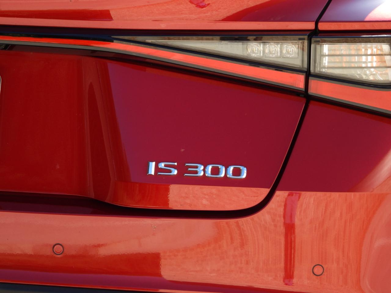 Lexus IS 300 RWD 2023