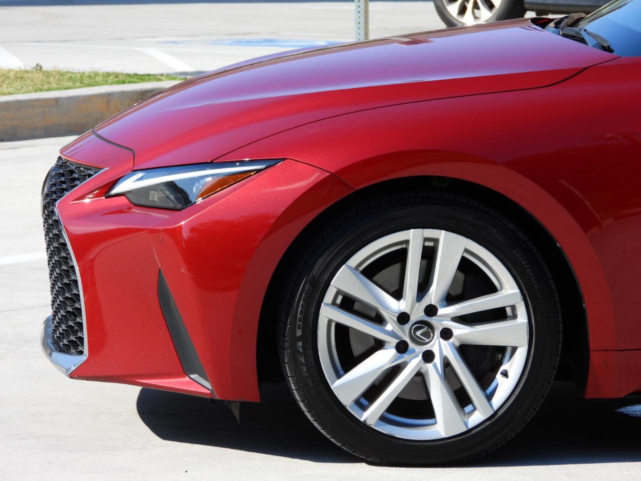 Lexus IS 300 RWD 2023