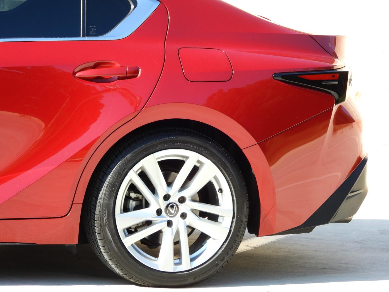 Lexus IS 300 RWD 2023