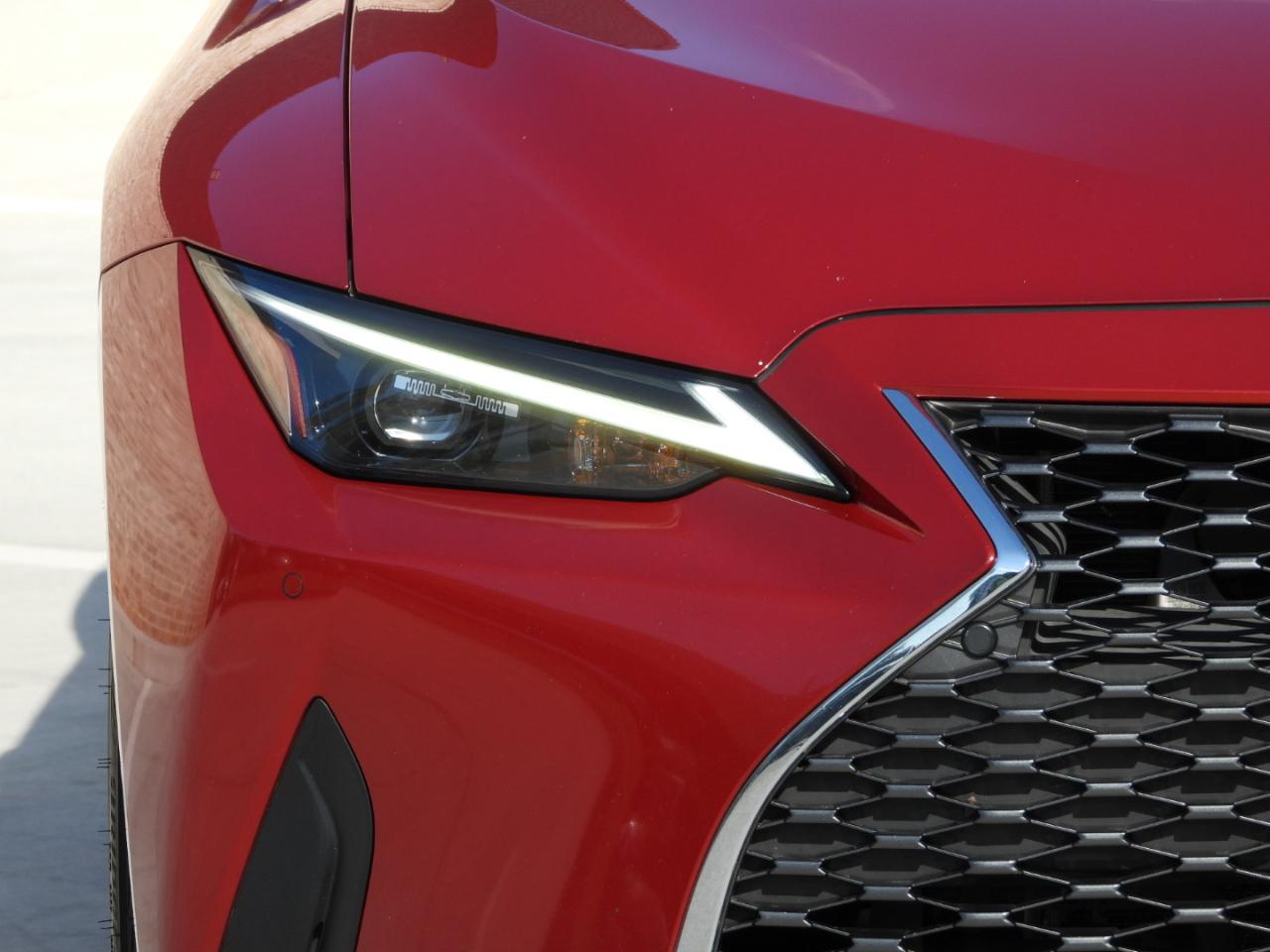 Lexus IS 300 RWD 2023