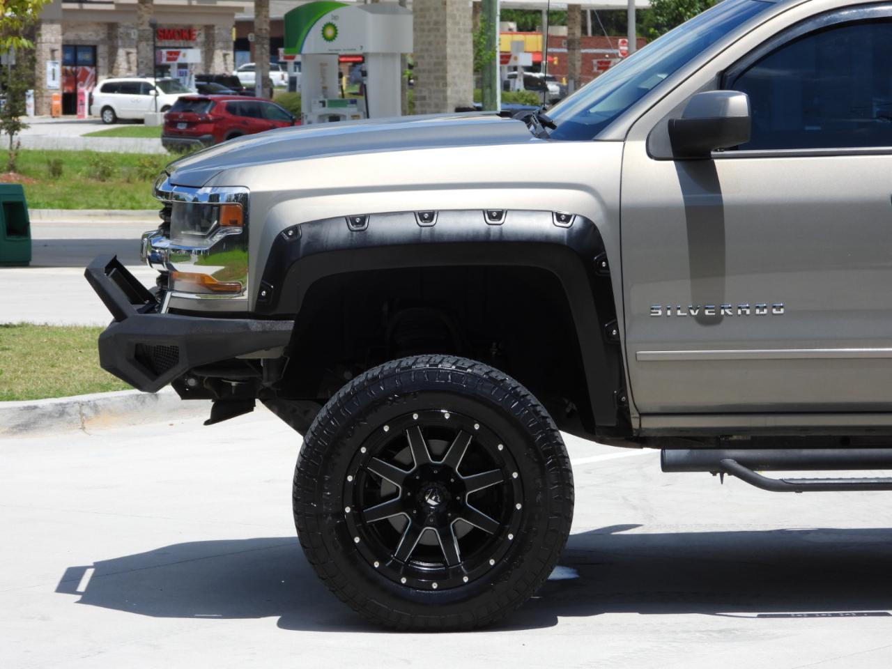 Chevrolet Silverado 1500 LT Crew Cab 2WD 2017