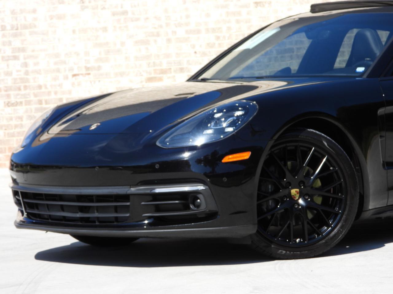 Porsche Panamera Base 4D Sedan 2017