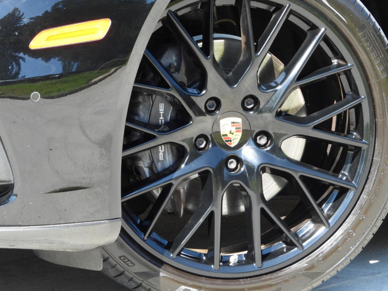 Porsche Panamera Base 4D Sedan 2017