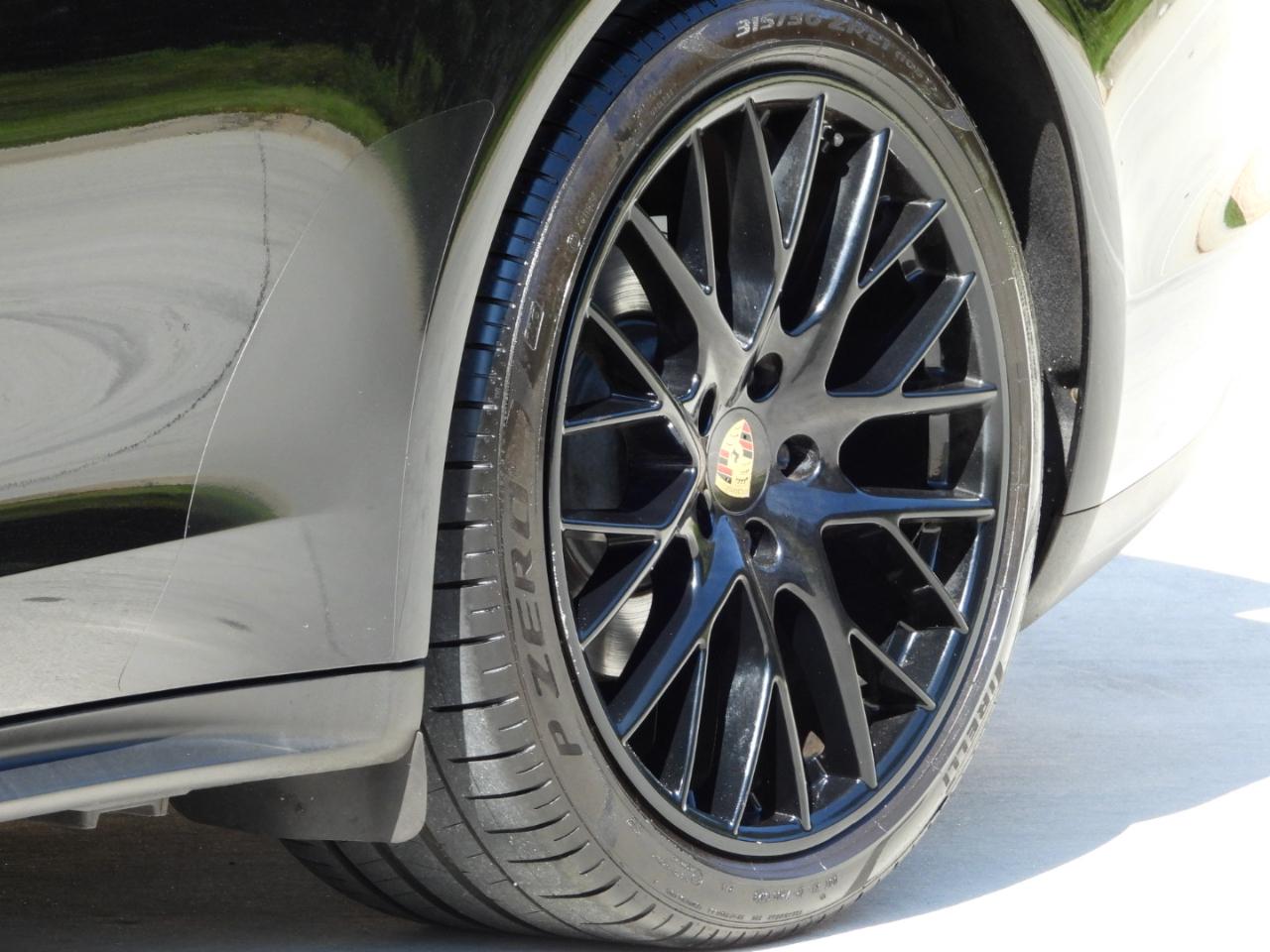 Porsche Panamera Base 4D Sedan 2017