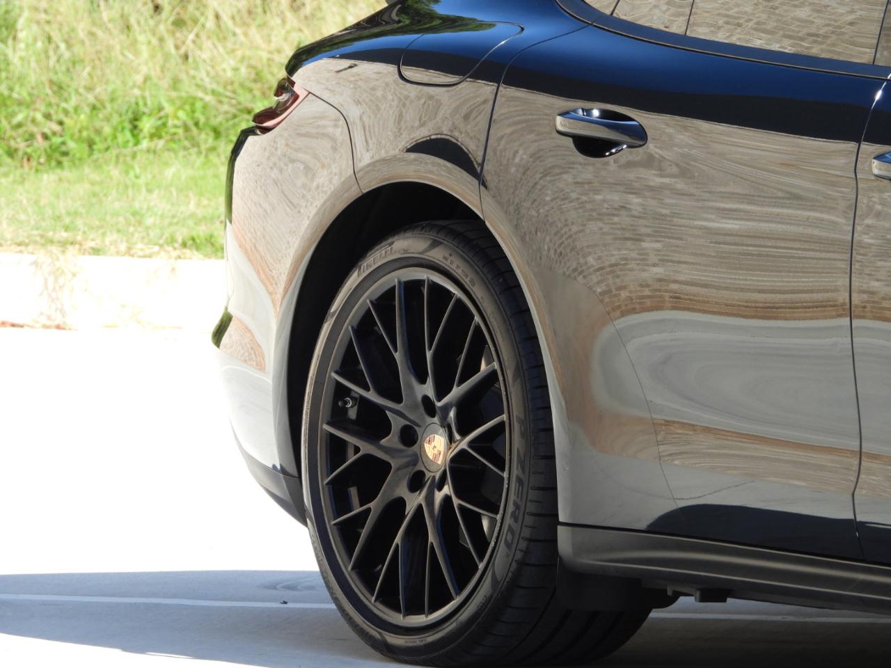 Porsche Panamera Base 4D Sedan 2017