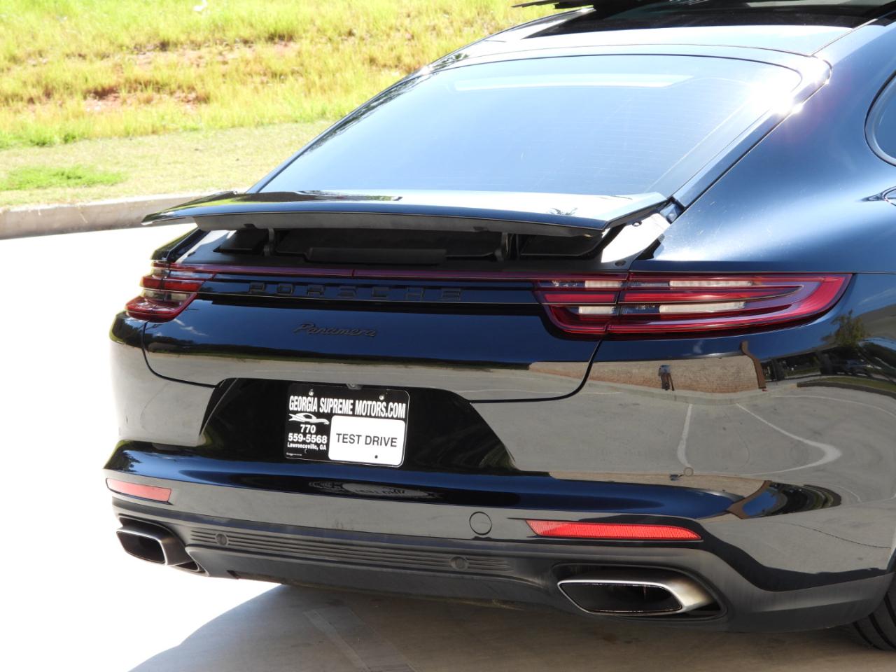Porsche Panamera Base 4D Sedan 2017
