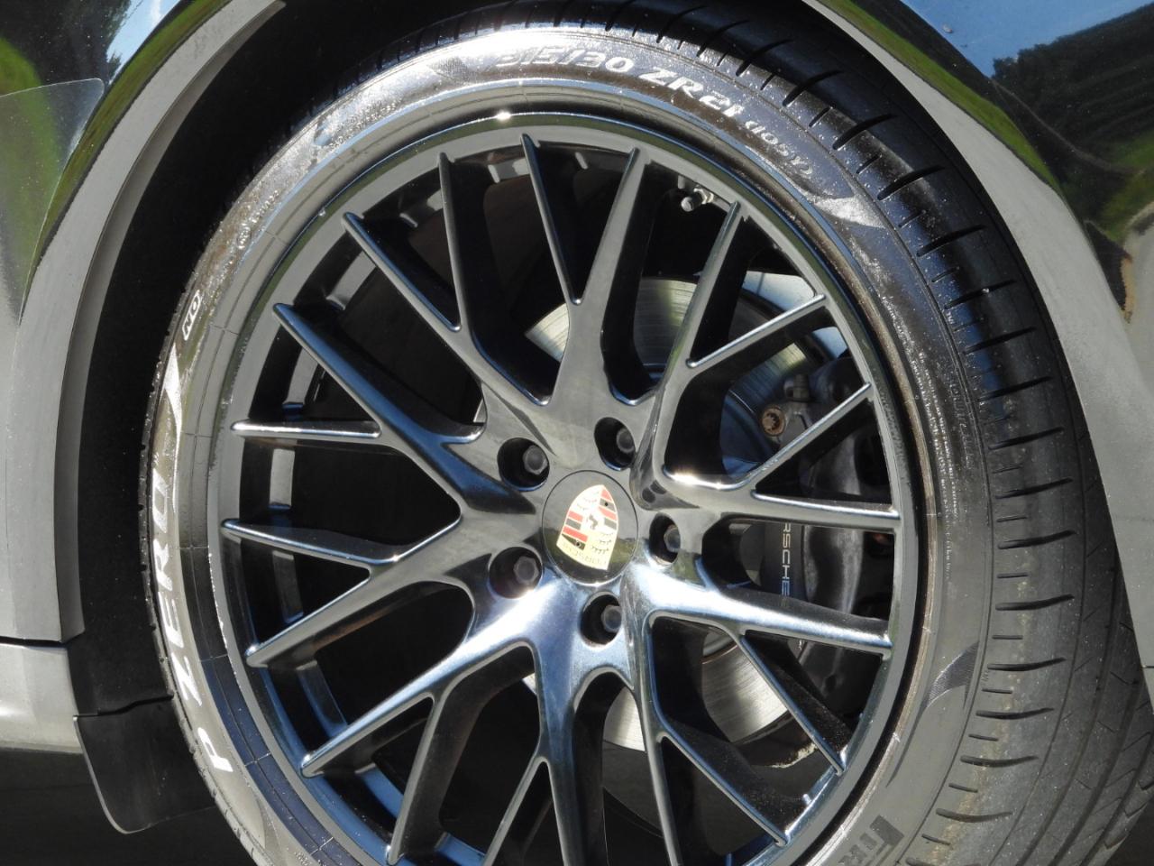 Porsche Panamera Base 4D Sedan 2017