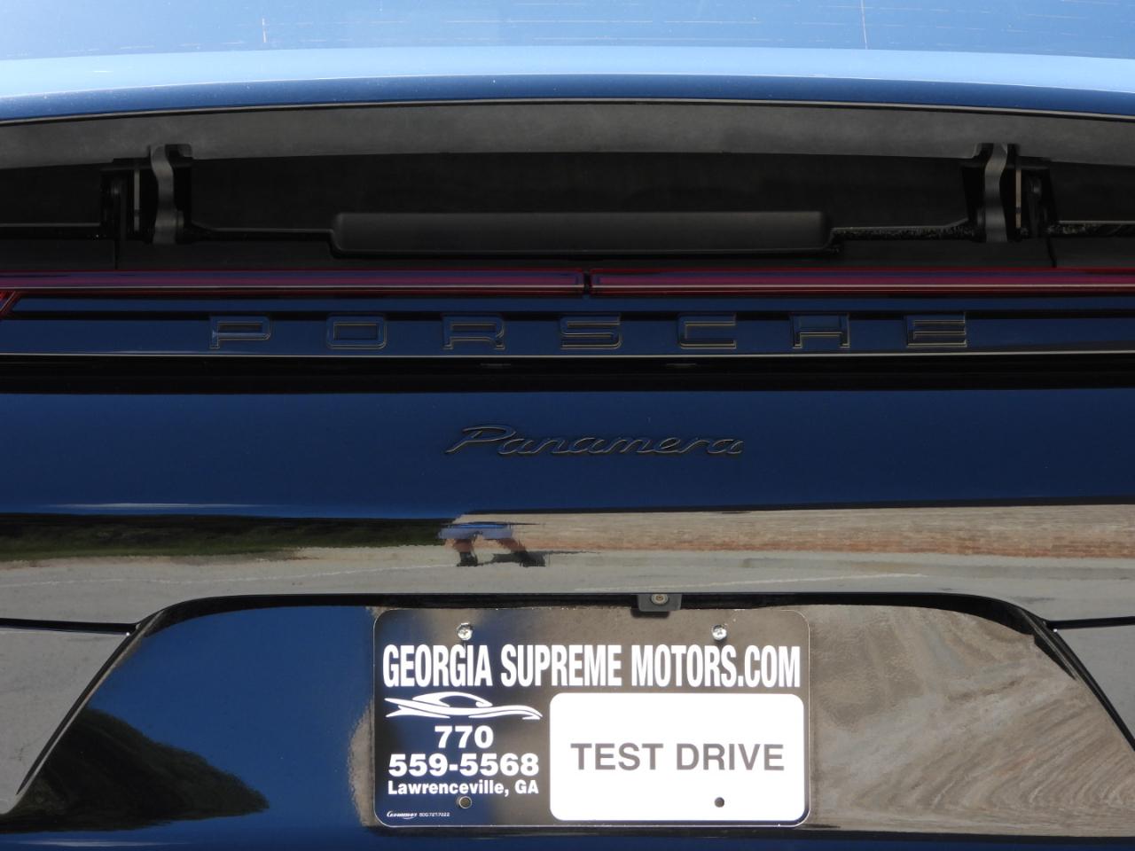 Porsche Panamera Base 4D Sedan 2017