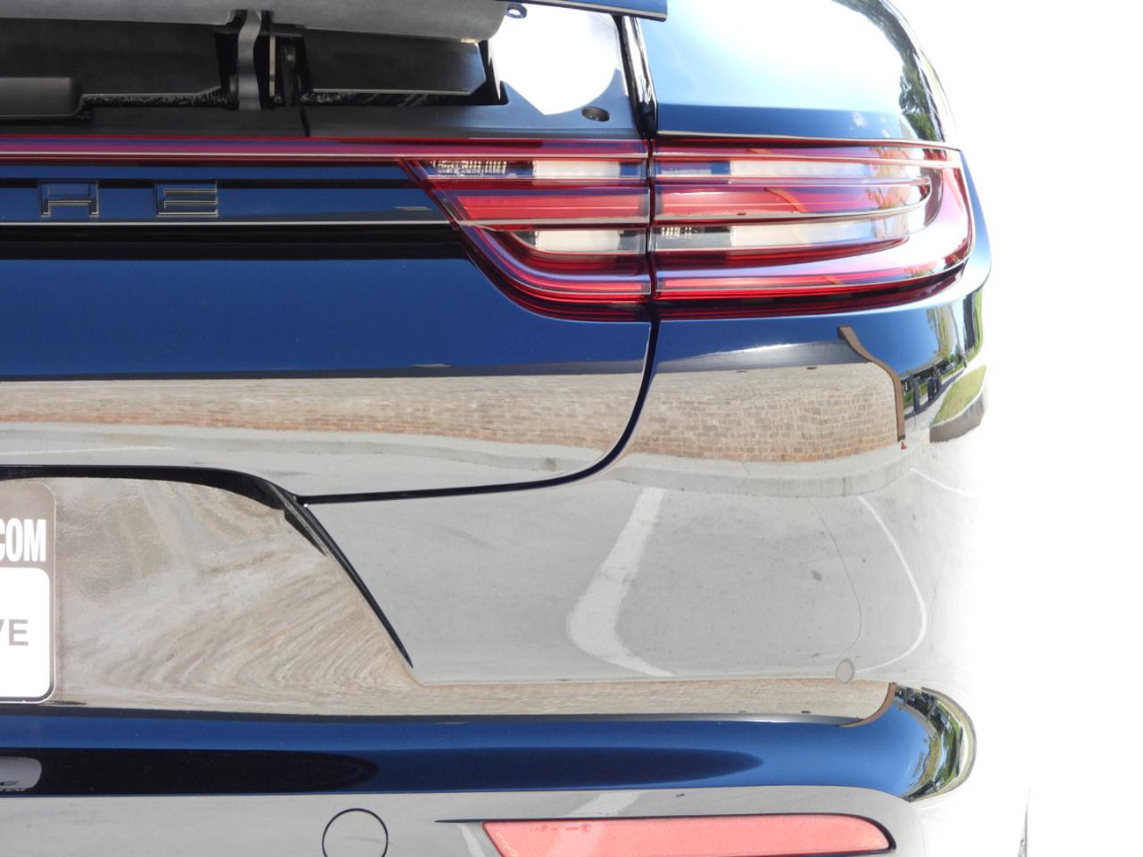 Porsche Panamera Base 4D Sedan 2017