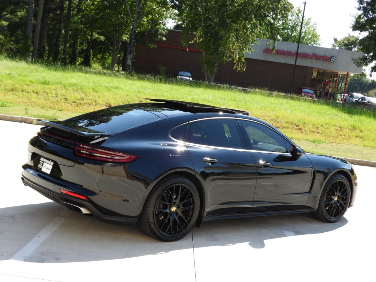 Porsche Panamera Base 4D Sedan 2017