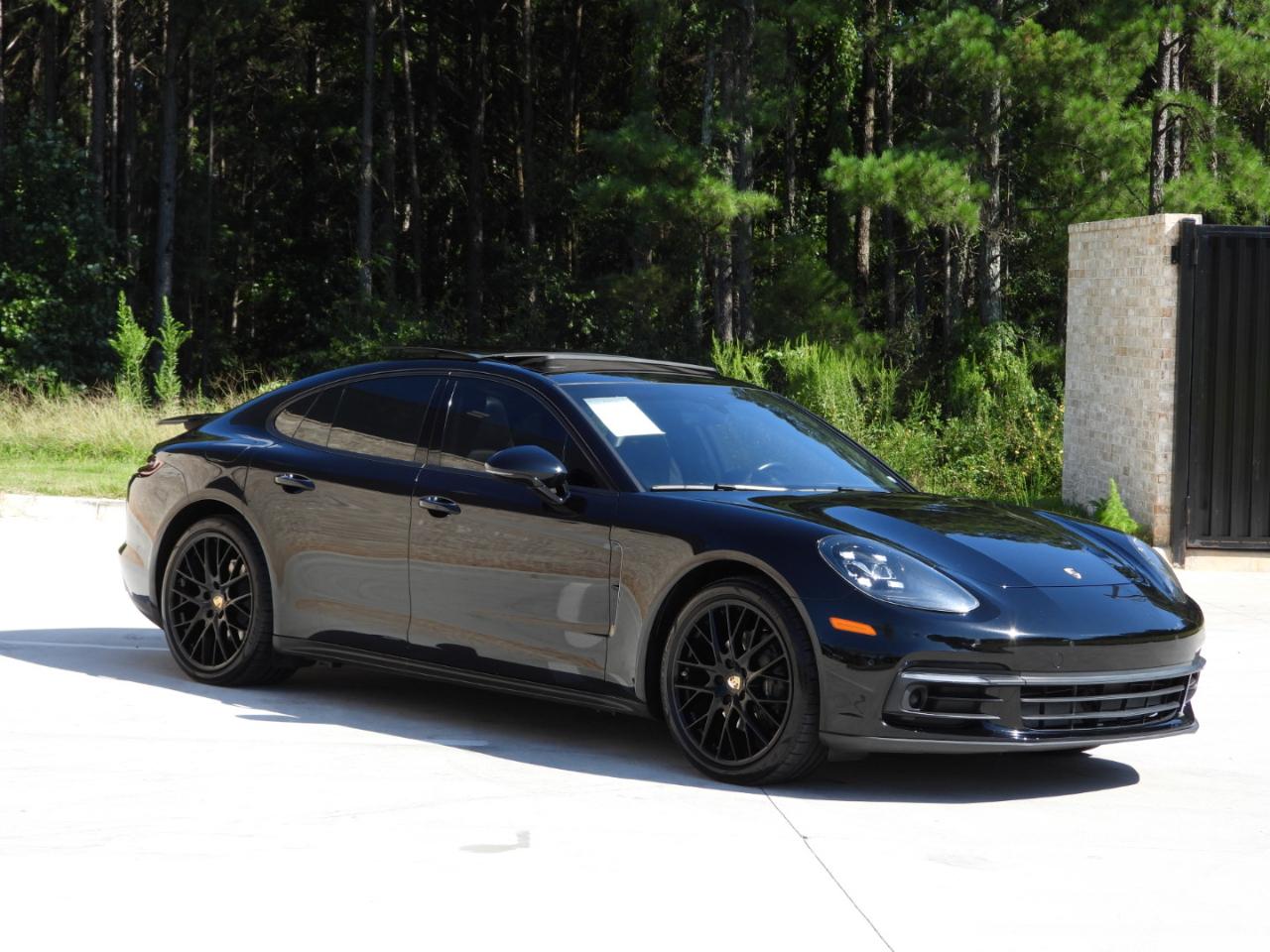Porsche Panamera Base 4D Sedan 2017