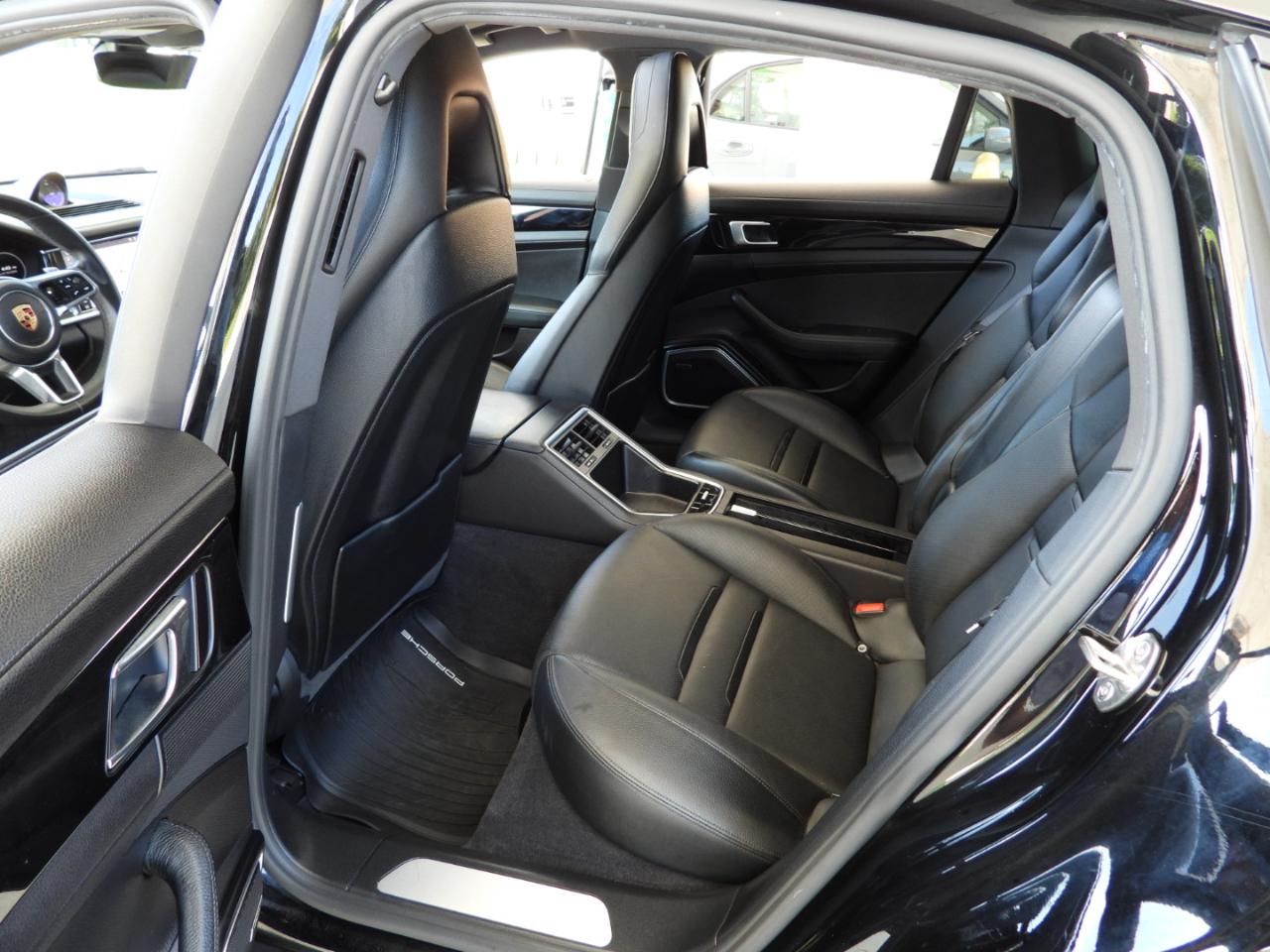 Porsche Panamera Base 4D Sedan 2017