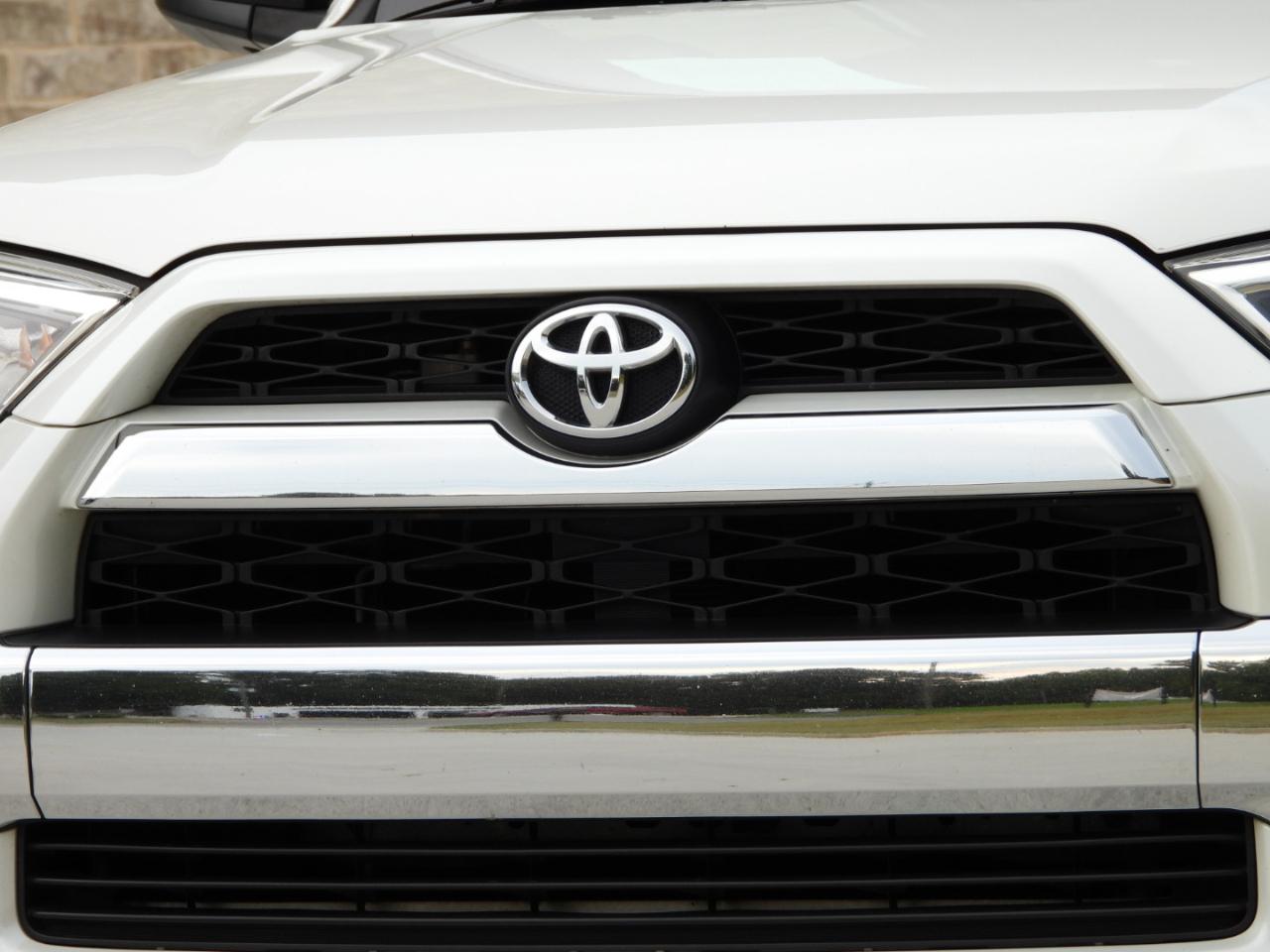 Toyota 4Runner Limited 2WD V6 2018