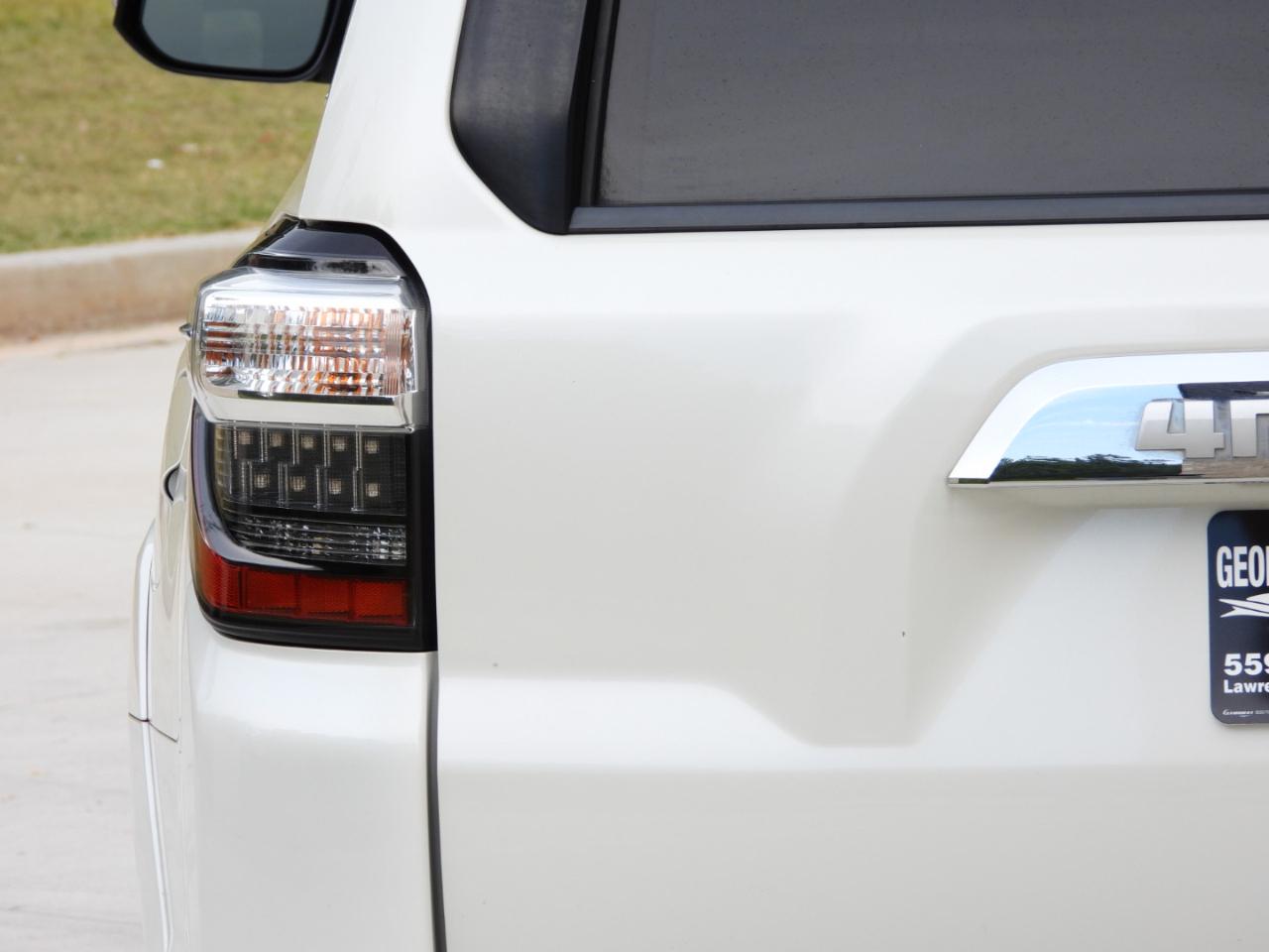 Toyota 4Runner Limited 2WD V6 2018