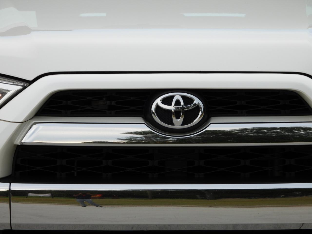 Toyota 4Runner Limited 2WD V6 2018