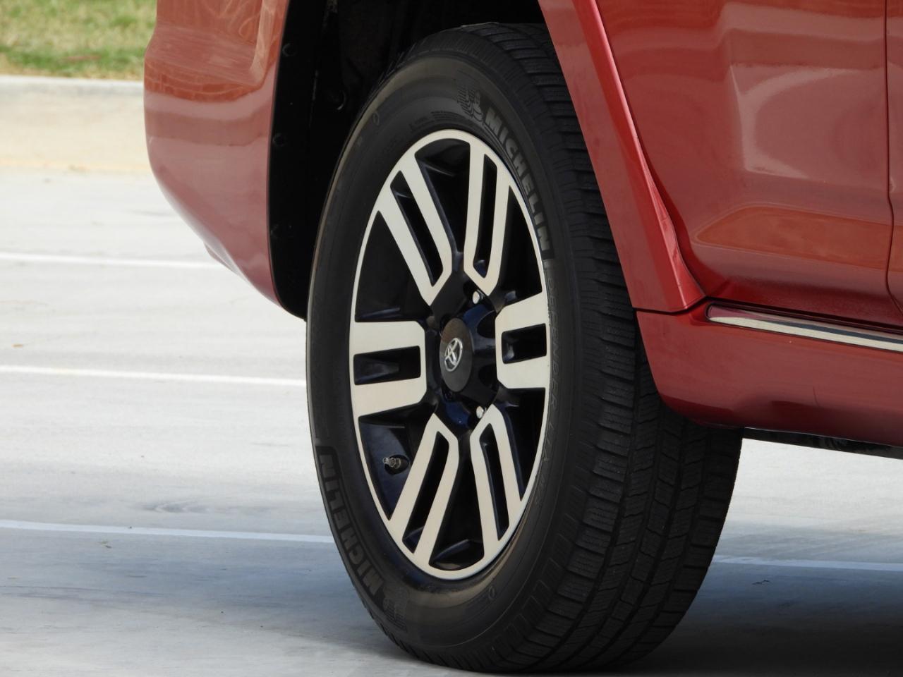 Toyota 4Runner Limited 2WD V6 2019
