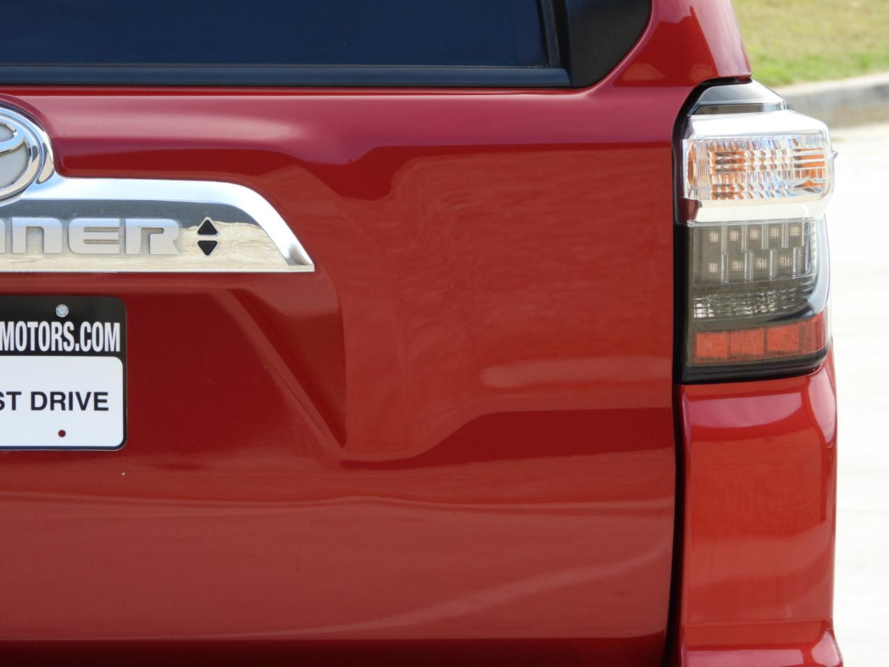 Toyota 4Runner Limited 2WD V6 2019