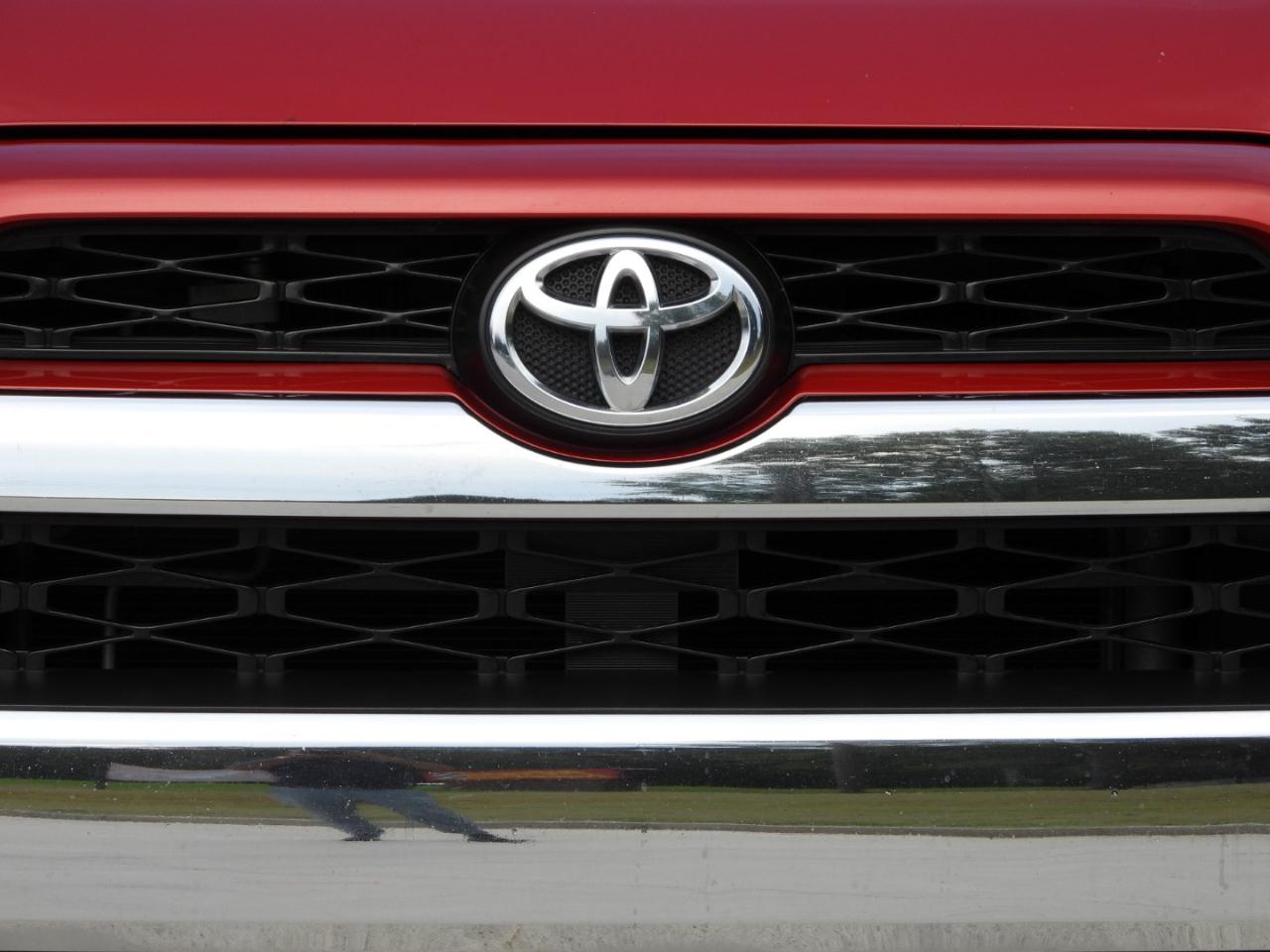 Toyota 4Runner Limited 2WD V6 2019