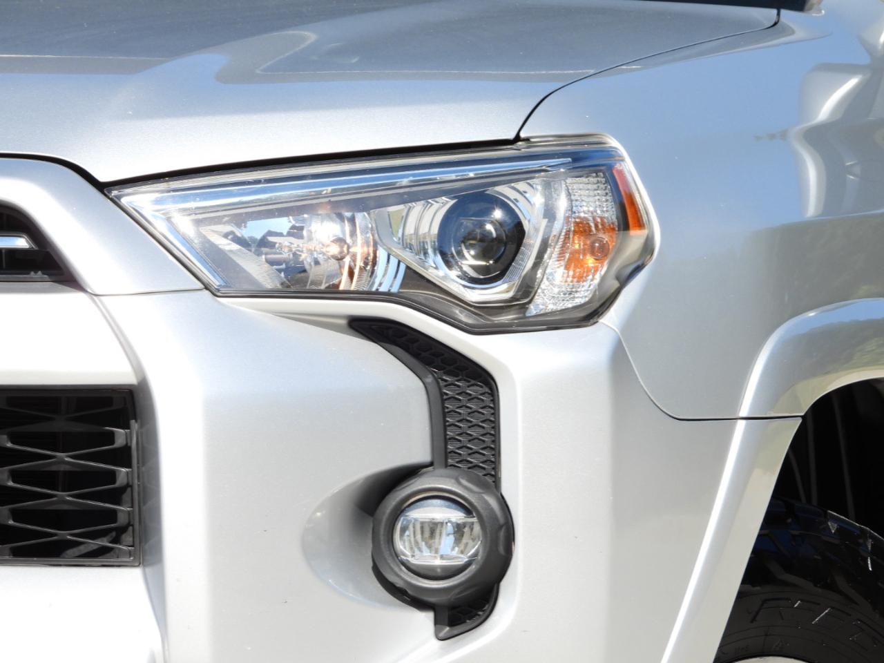 Toyota 4Runner SR5 2021