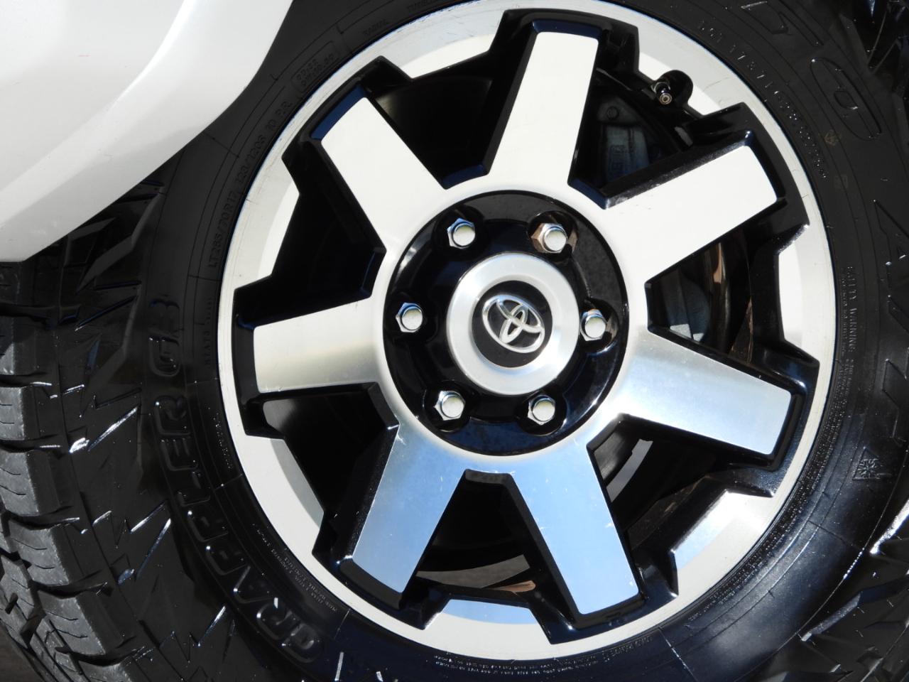 Toyota 4Runner SR5 2021