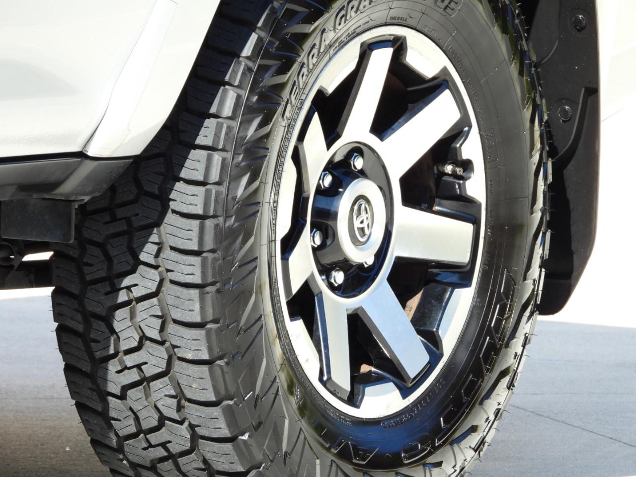 Toyota 4Runner SR5 2021