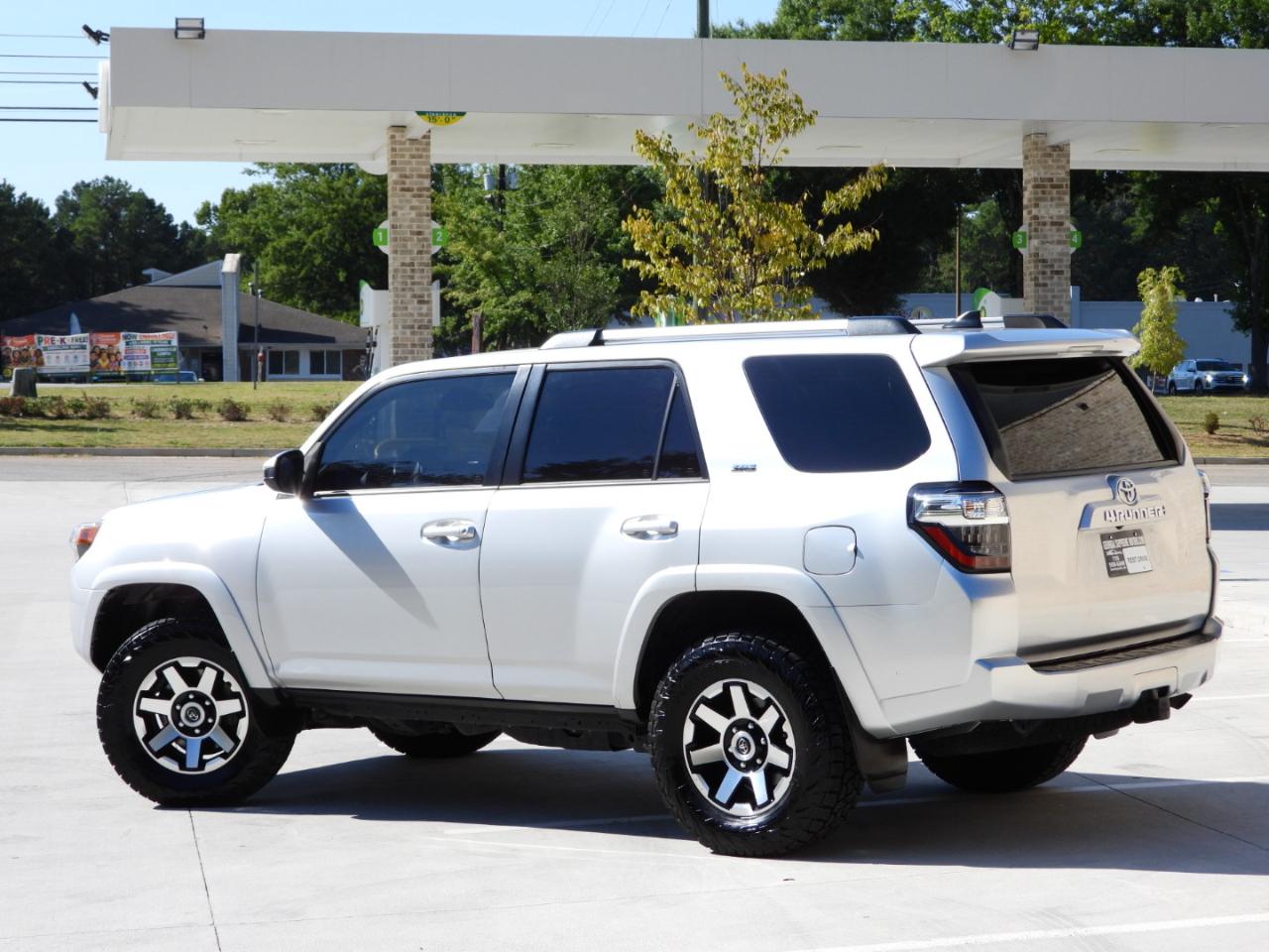 Toyota 4Runner SR5 2021