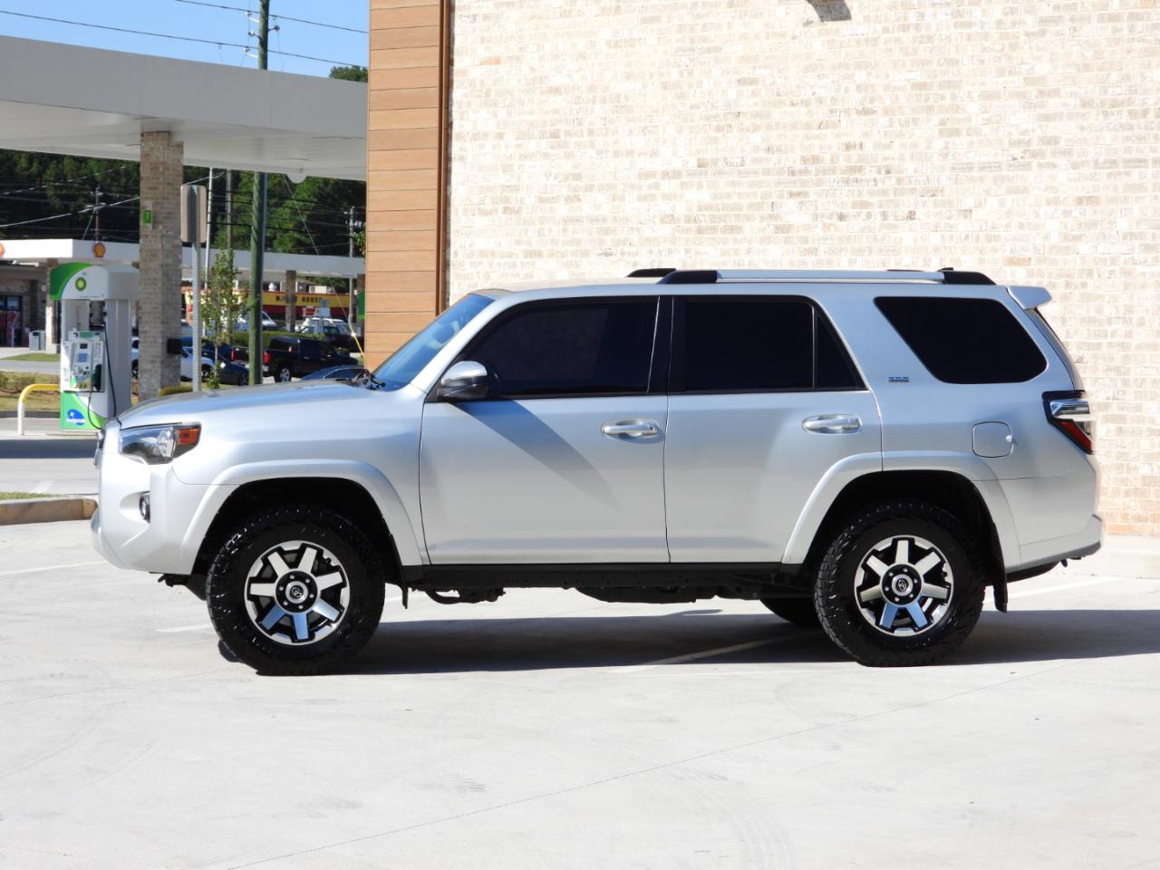 Toyota 4Runner SR5 2021