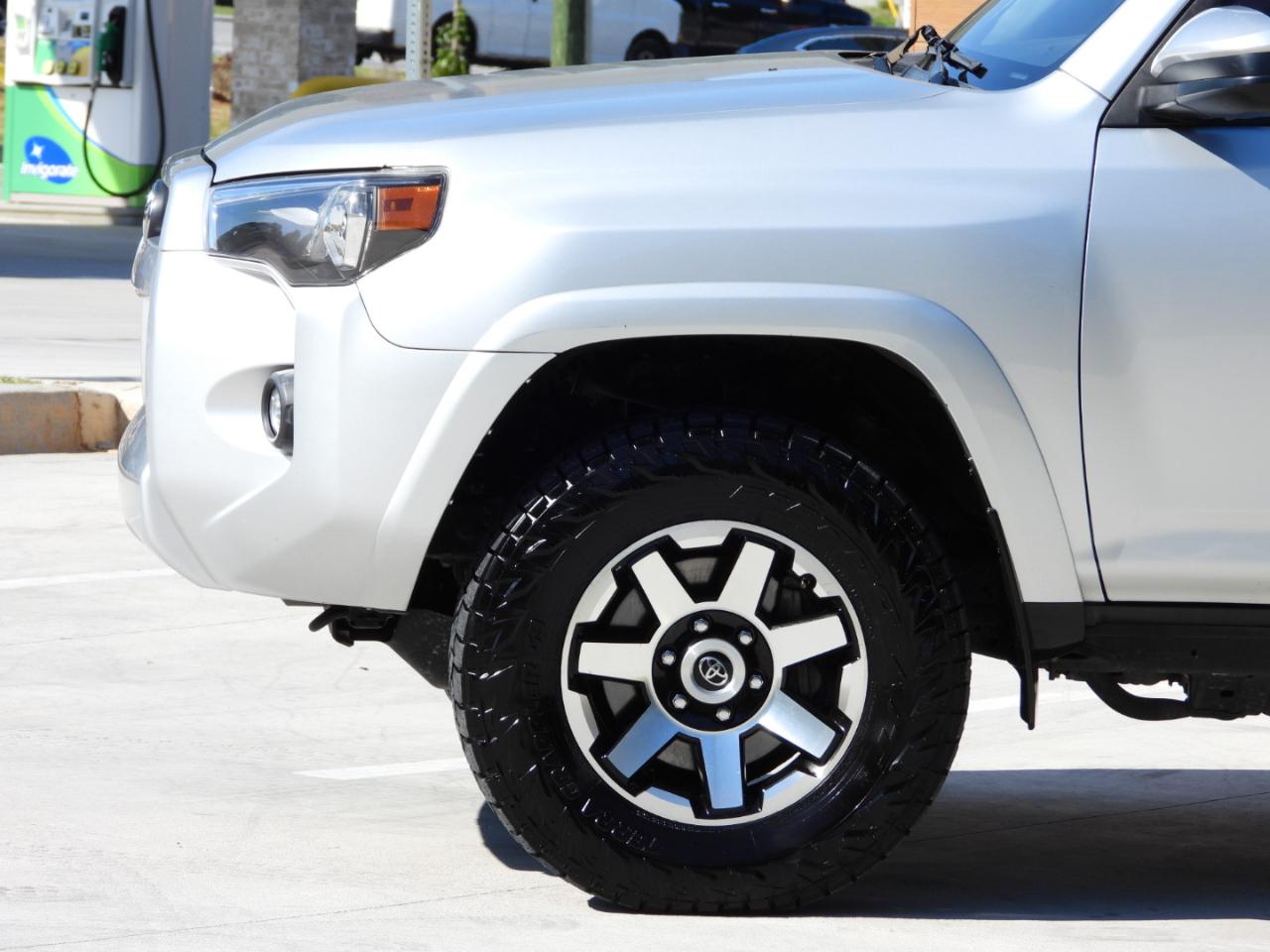 Toyota 4Runner SR5 2021
