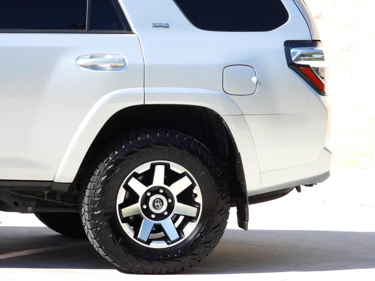 Toyota 4Runner SR5 2021