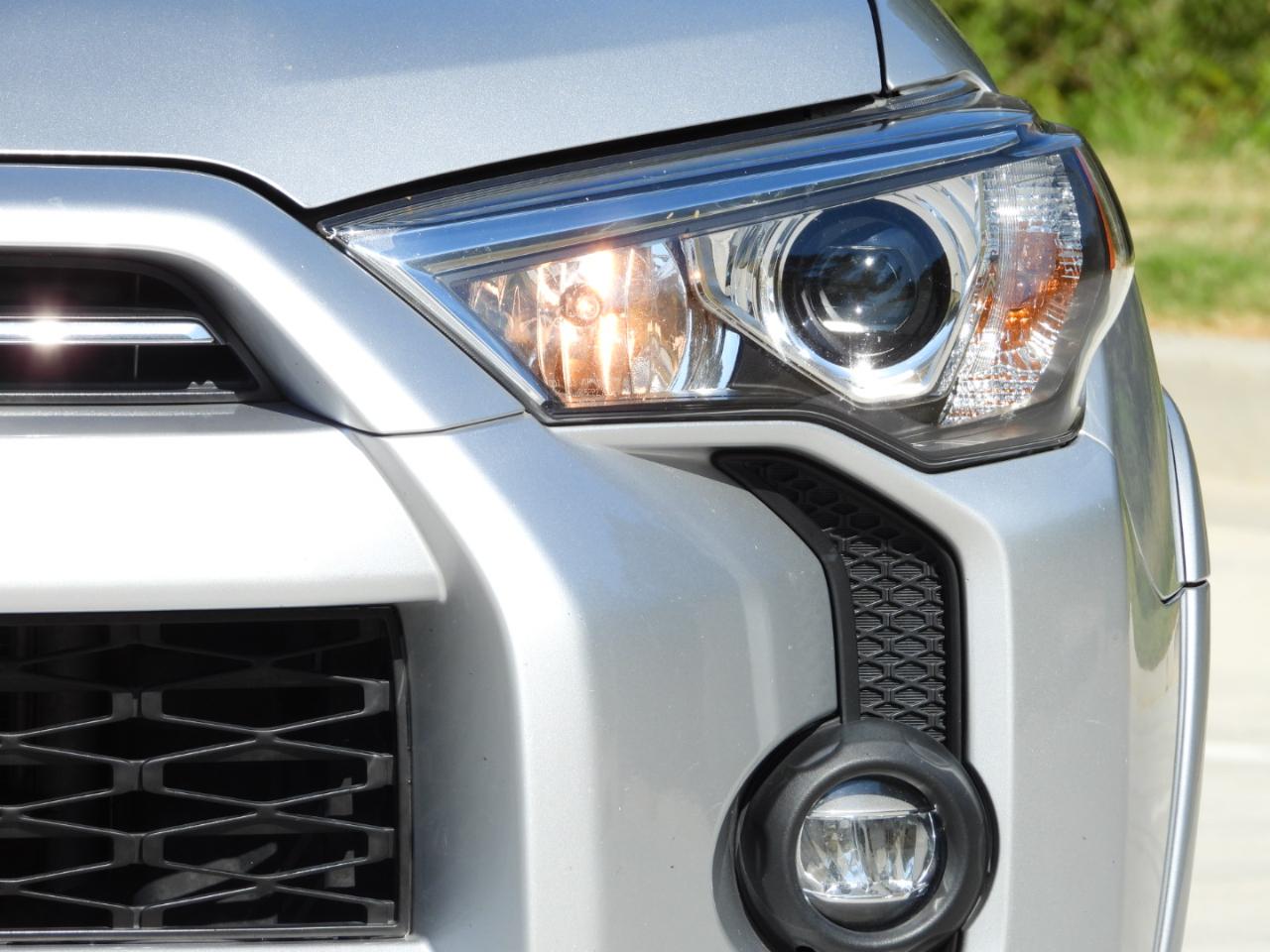 Toyota 4Runner SR5 2021