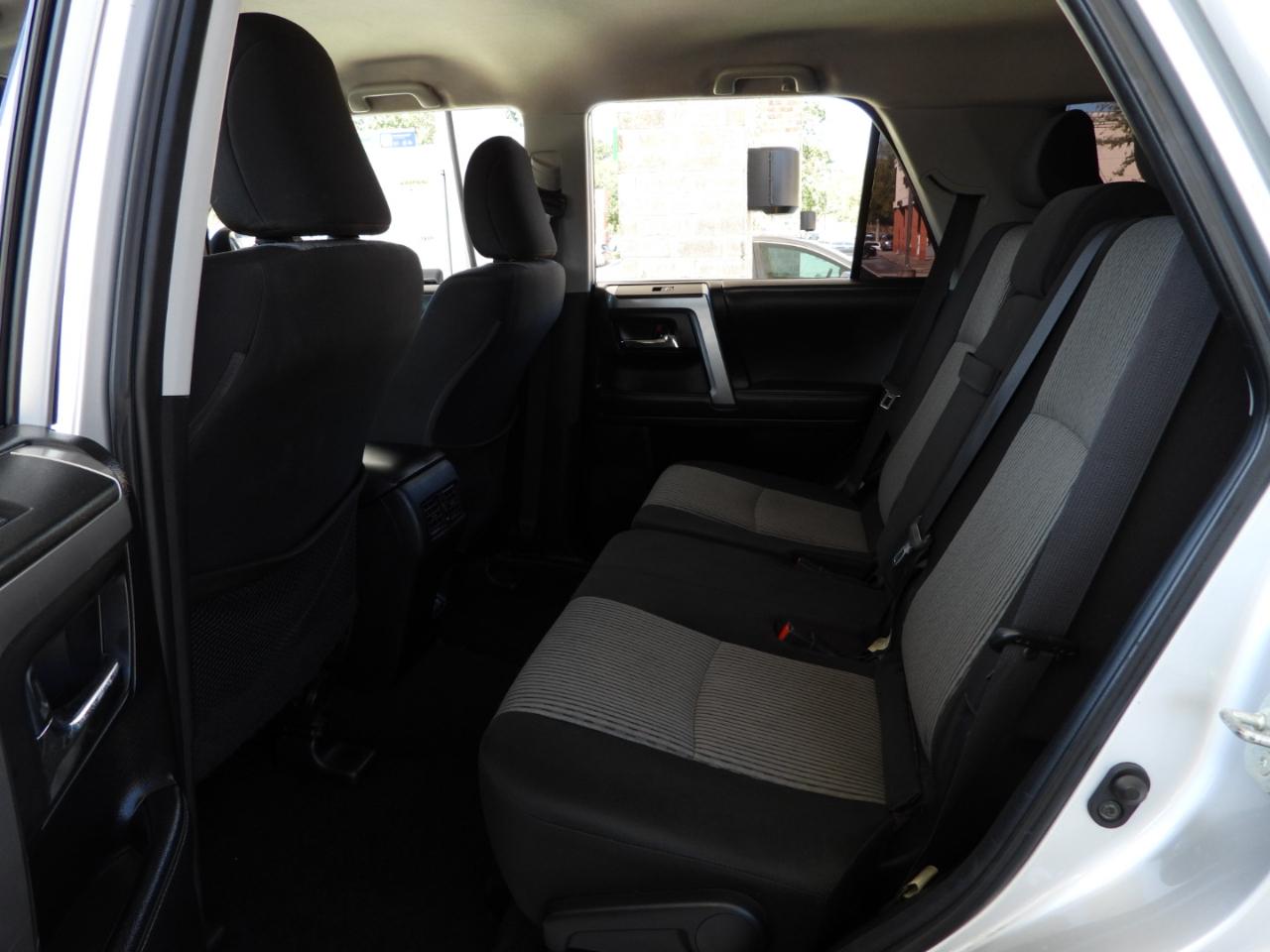 Toyota 4Runner SR5 2021
