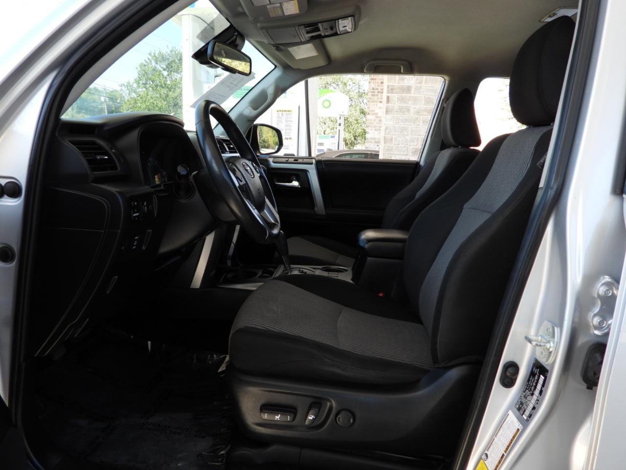 Toyota 4Runner SR5 2021