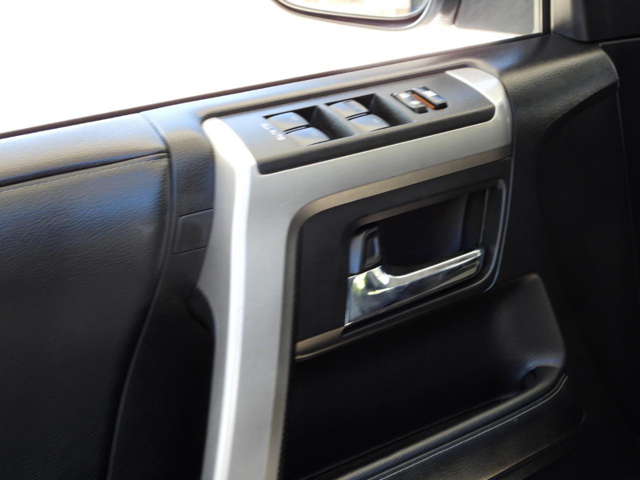 Toyota 4Runner SR5 2021