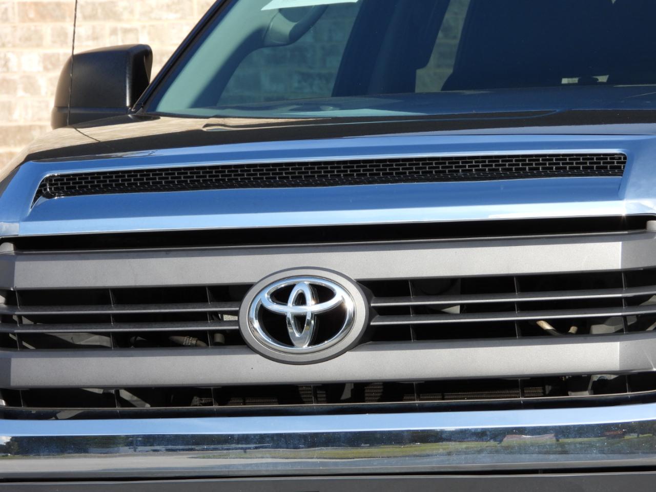 Toyota Tundra SR5 5.7L V8 Double Cab 4WD 2015