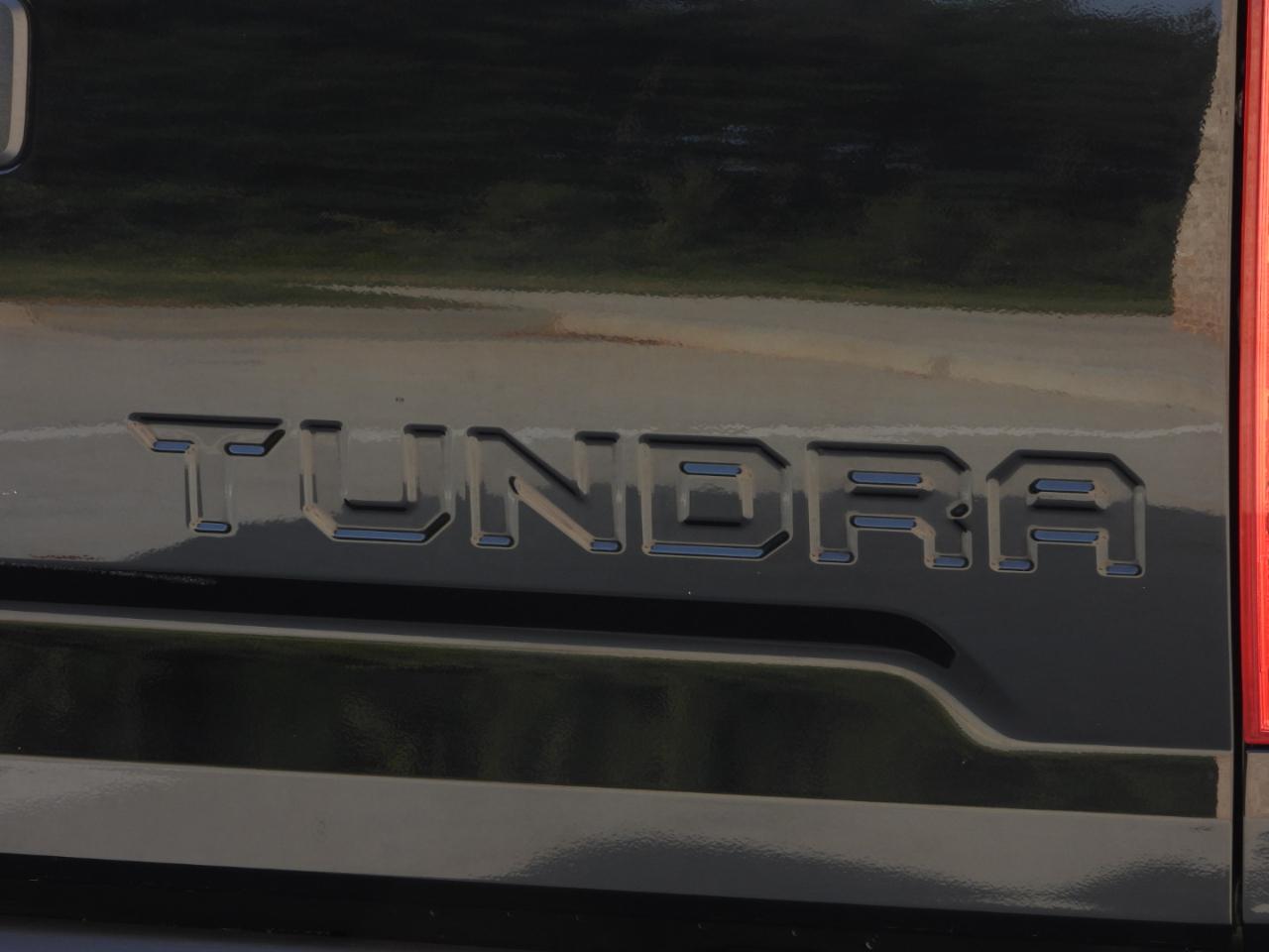 Toyota Tundra SR5 5.7L V8 Double Cab 4WD 2015
