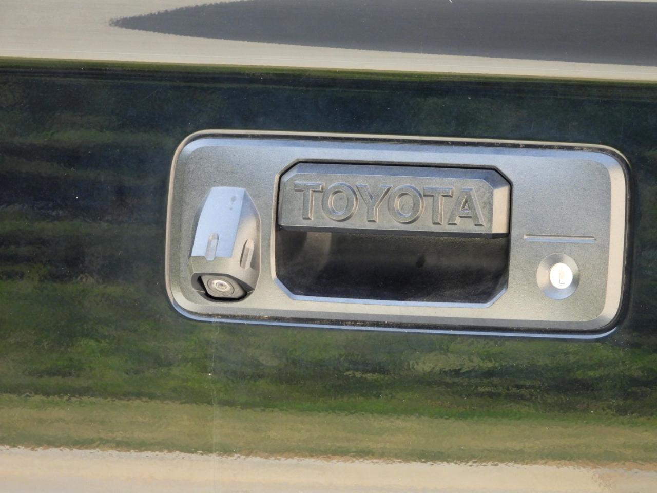 Toyota Tundra SR5 5.7L V8 Double Cab 4WD 2015