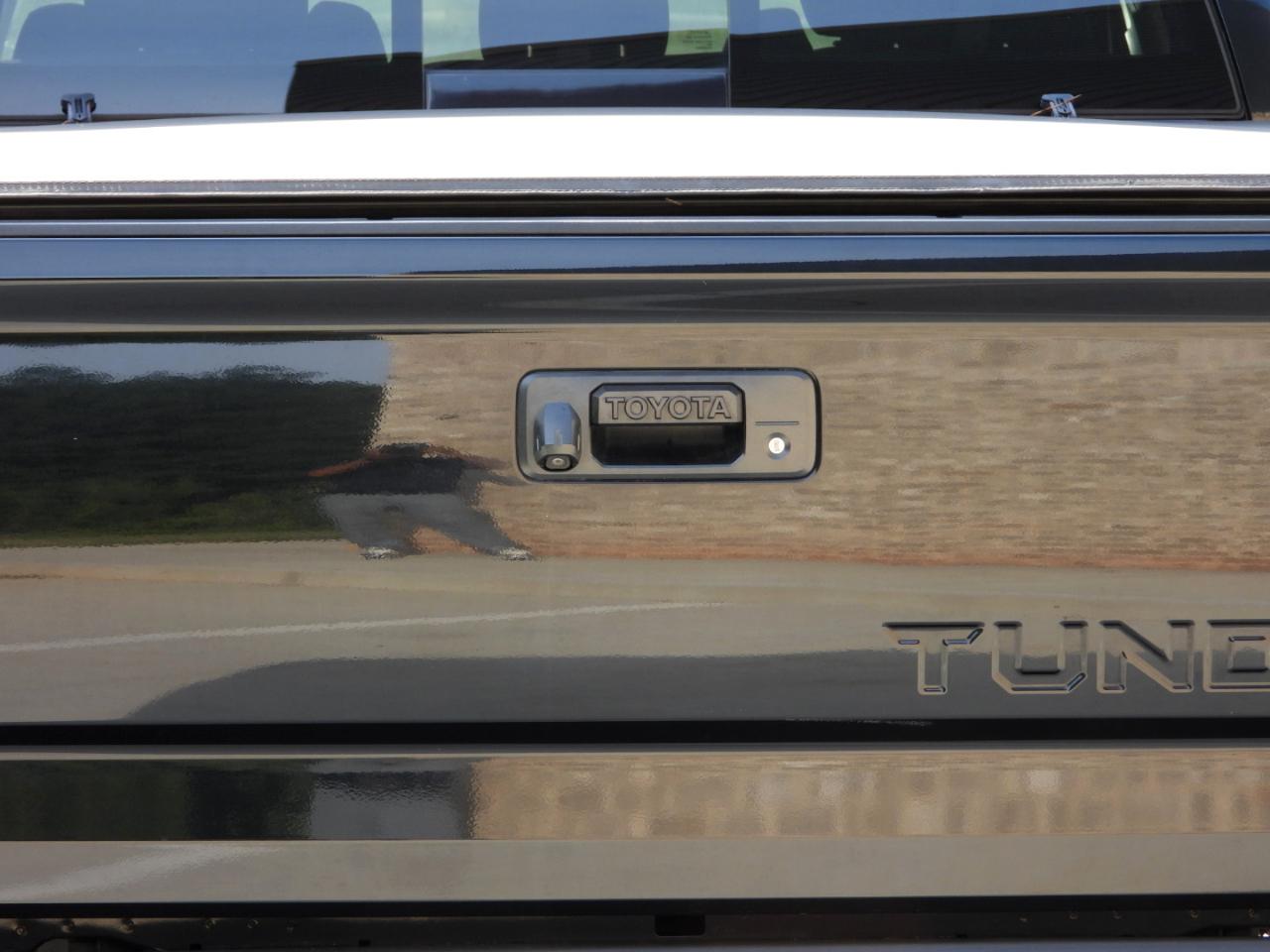 Toyota Tundra SR5 5.7L V8 Double Cab 4WD 2015