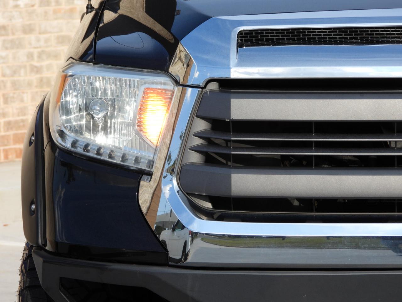 Toyota Tundra SR5 5.7L V8 Double Cab 4WD 2015