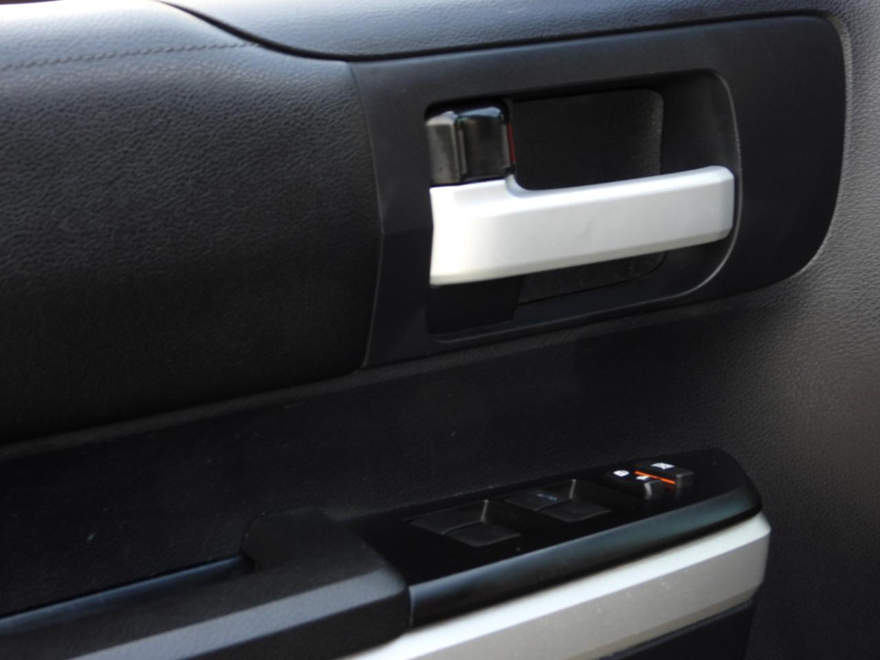 Toyota Tundra SR5 5.7L V8 Double Cab 4WD 2015