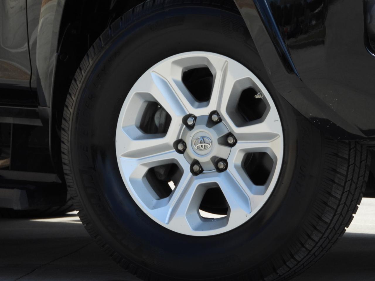 Toyota 4Runner SR5 2WD 2016