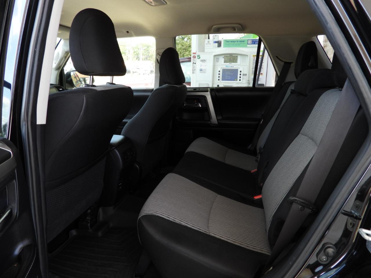 Toyota 4Runner SR5 2WD 2016