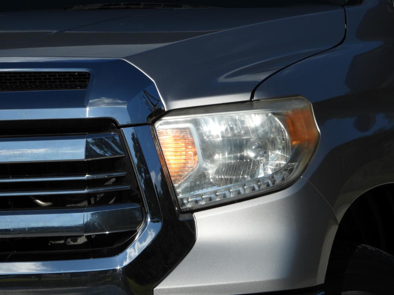 Toyota Tundra SR5 5.7L V8 FFV CrewMax 2WD 2016
